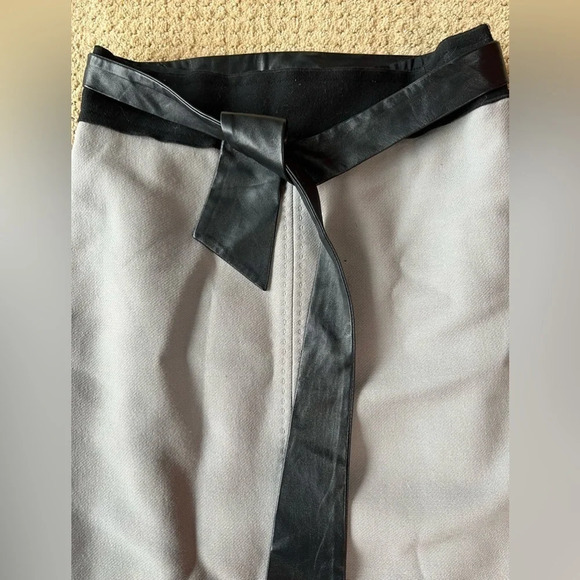 Per Se by Carlisle skirt with leather belt - Picture 2 of 9